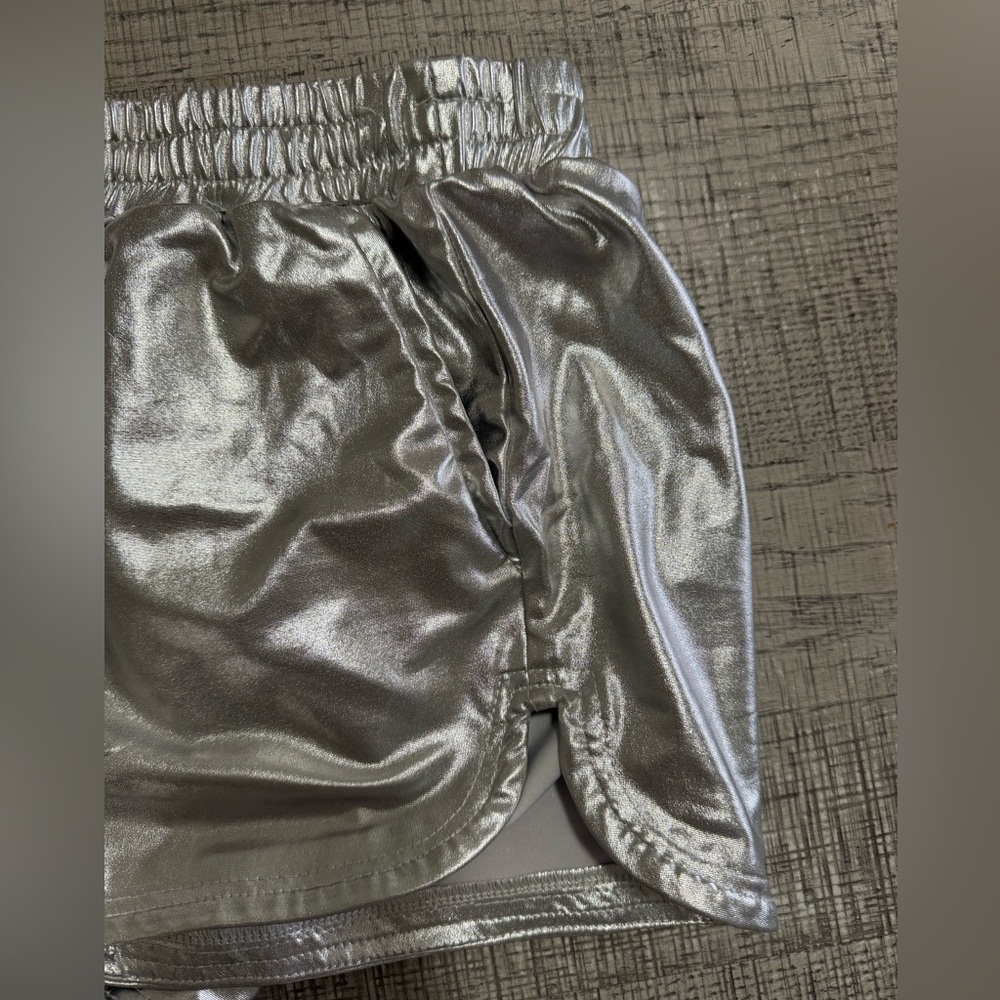 H& M Metallic Silver Running Shorts Size Medium - Picture 10 of 10